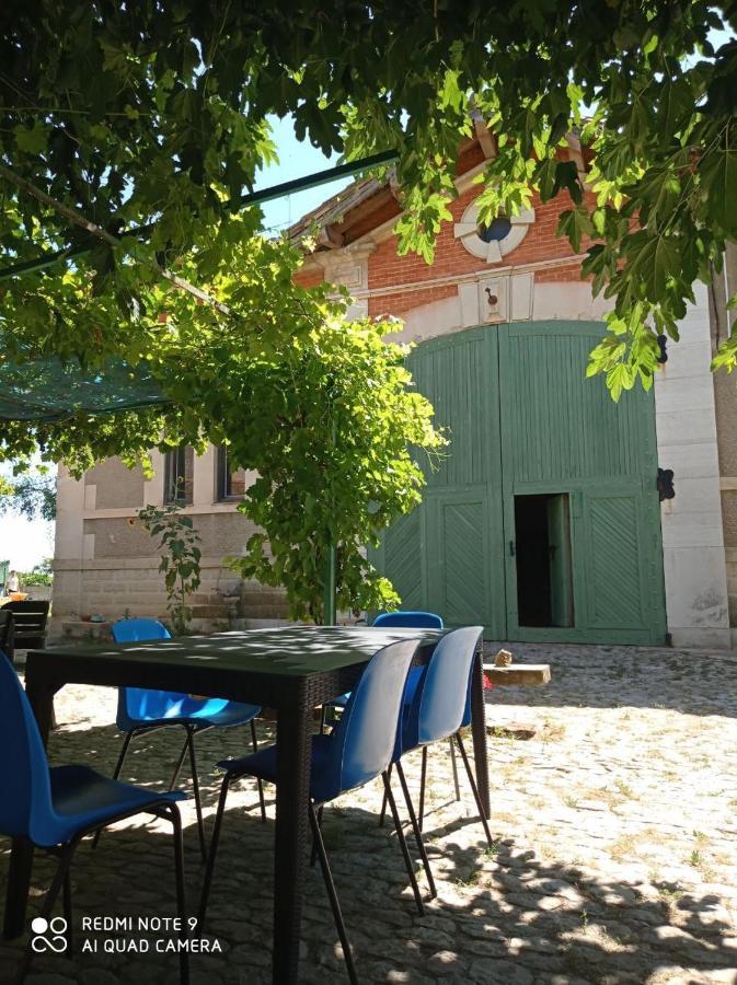 Les Pierrades En Camargue Villa Vauvert Exterior photo